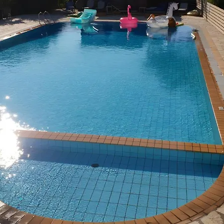 Kitchenette Pool 5 Guest house