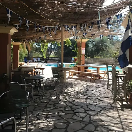 Kitchenette Pool 5 3*